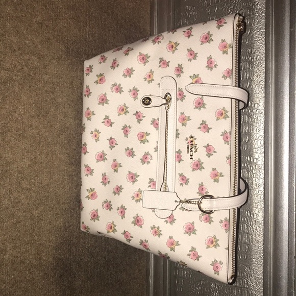 Handbags - Coach Floral Tote